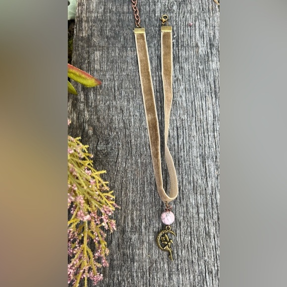 Choker necklace fairy moon pink stone marble necklace velvet tan copper cute - Picture 3 of 11